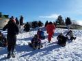 e poi scivolare con il sacchetto di neve raccolto